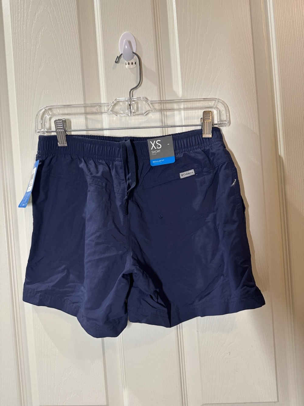 Columbia women’s Navy Blue Shorts 5” inseam XS NWT